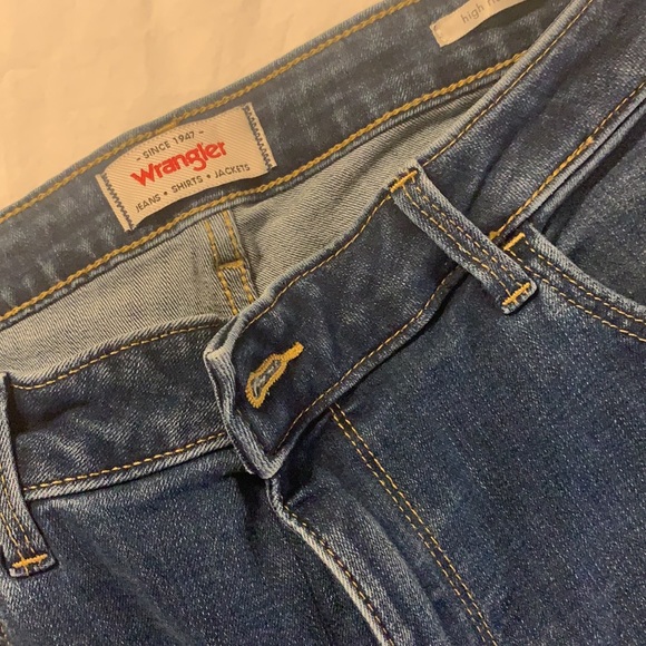 Wrangler - Picture 2 of 5